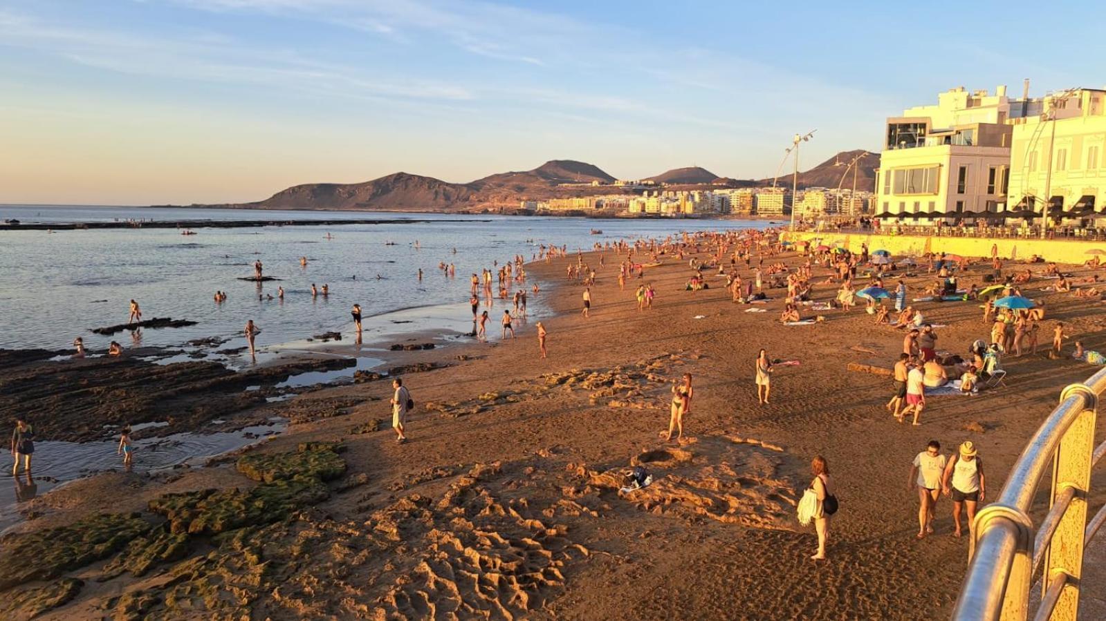 Bkd1 - Entero A 50 Metros Playa De Canteras Las Palmas de Gran Canaria